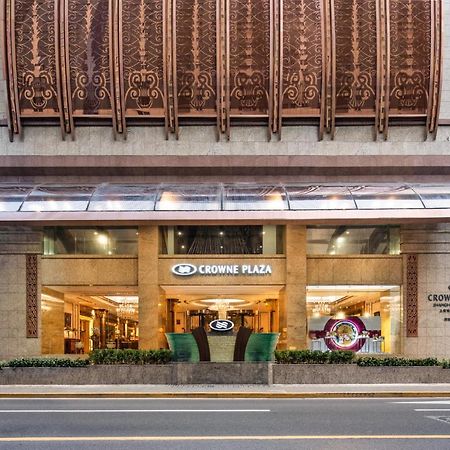 Crowne Plaza Shanghai Nanjing Road By Ihg Exteriör bild The entrance of the hotel