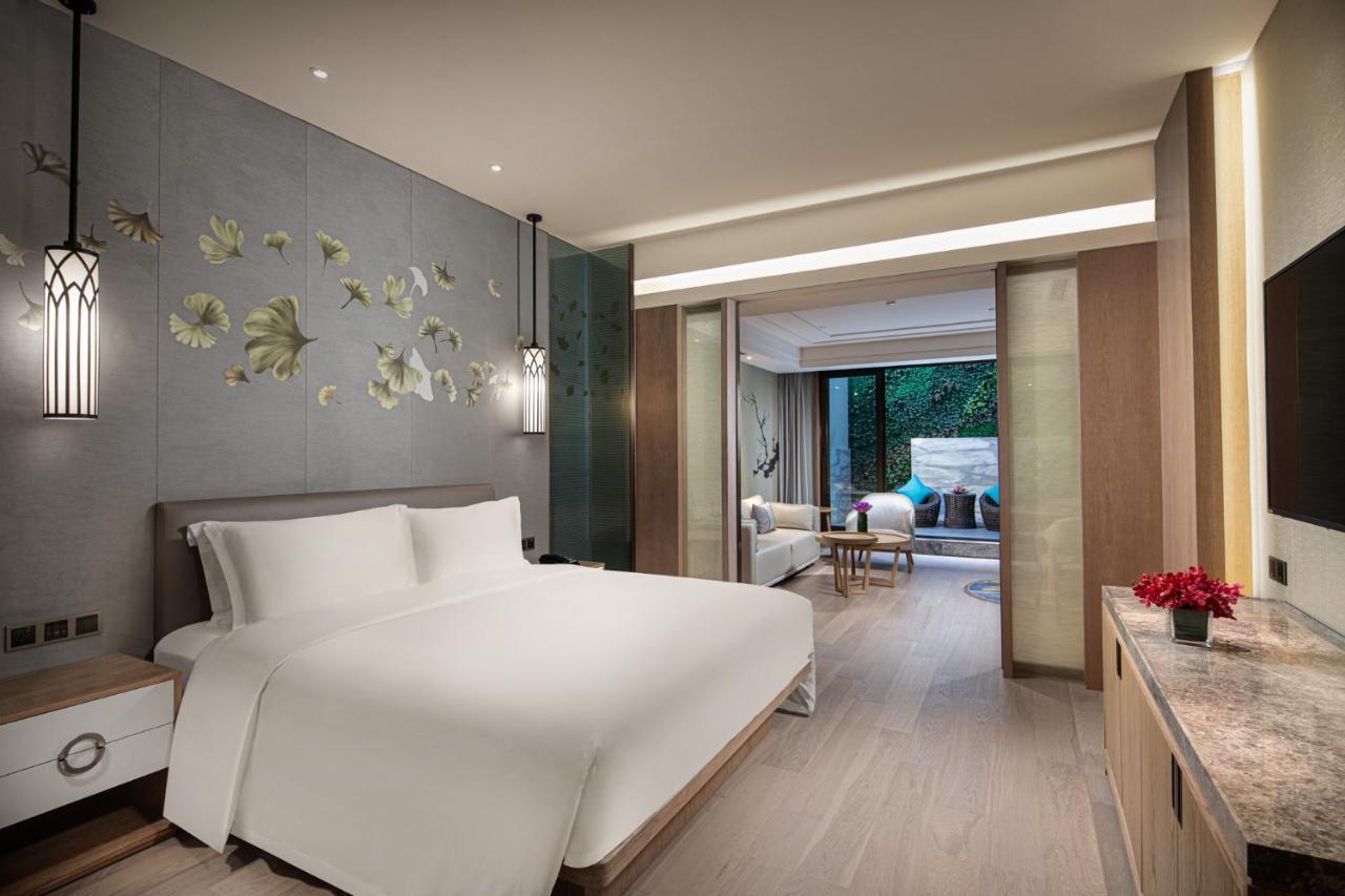 Crowne Plaza Shanghai Nanjing Road By Ihg Exteriör bild Deluxe Suite