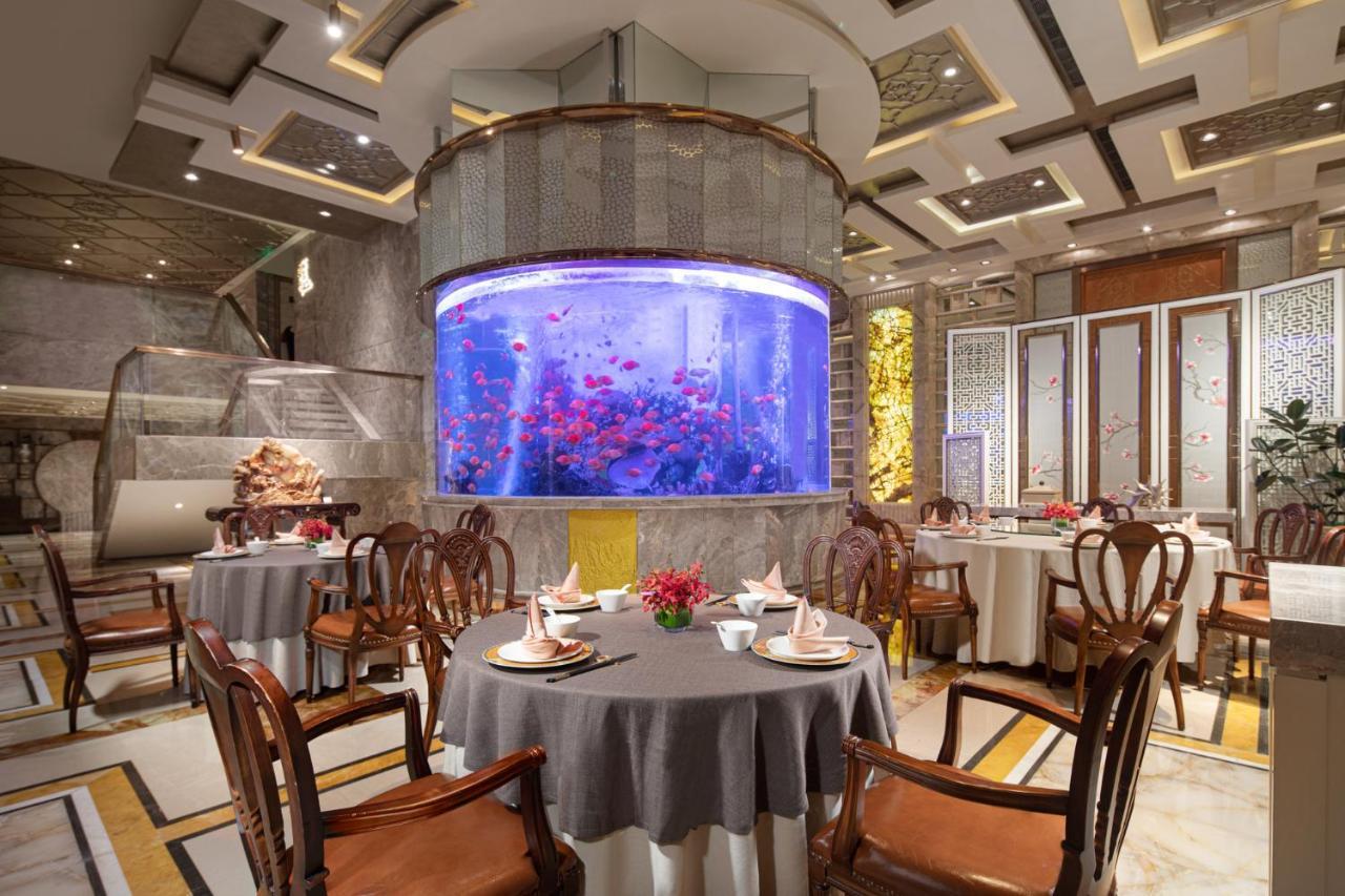 Crowne Plaza Shanghai Nanjing Road By Ihg Exteriör bild Interior of the restaurant