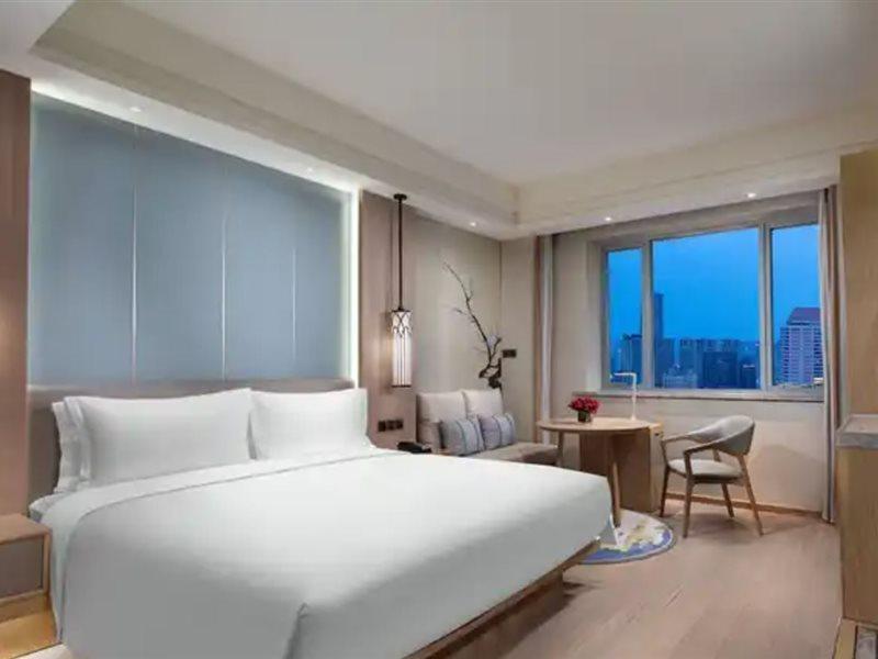 Crowne Plaza Shanghai Nanjing Road By Ihg Exteriör bild Deluxe Room