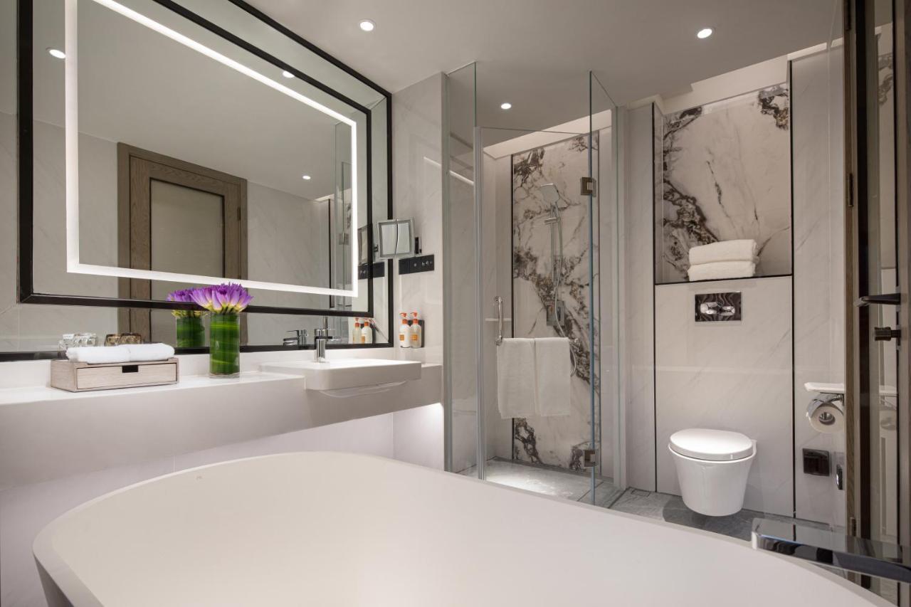 Crowne Plaza Shanghai Nanjing Road By Ihg Exteriör bild Bathroom