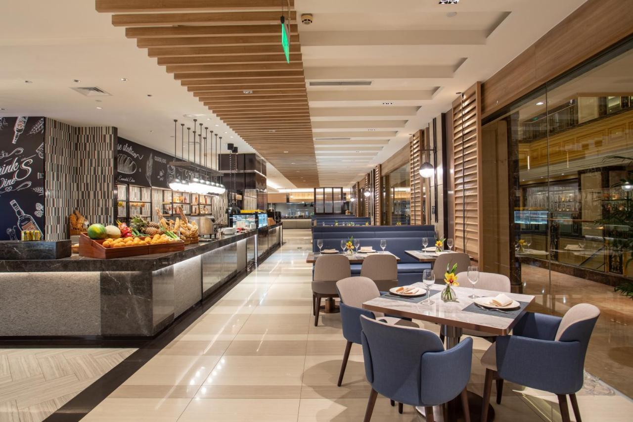 Crowne Plaza Shanghai Nanjing Road By Ihg Exteriör bild The restaurant