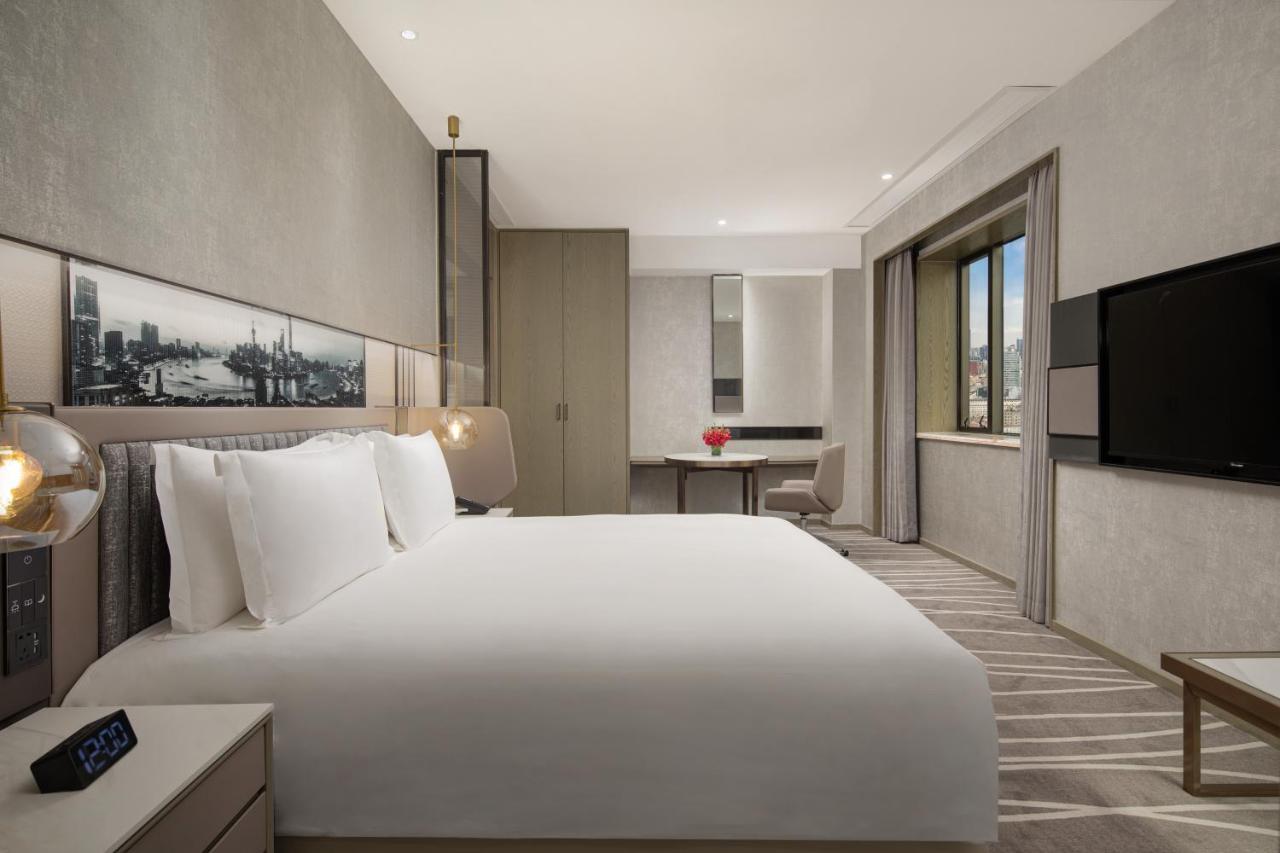 Crowne Plaza Shanghai Nanjing Road By Ihg Exteriör bild Deluxe King